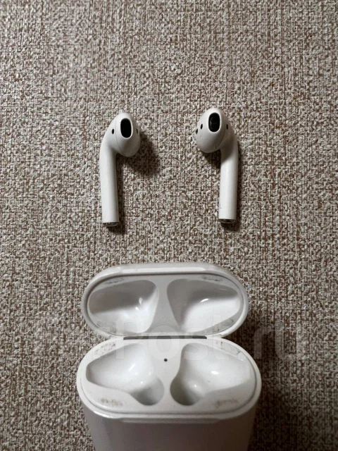 Apple AirPods ����