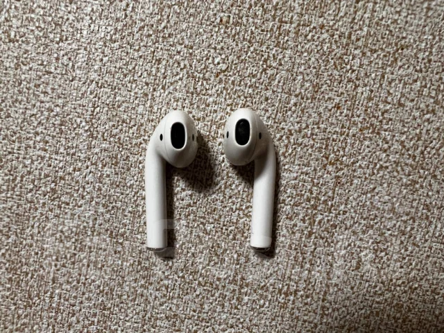 Apple AirPods ����