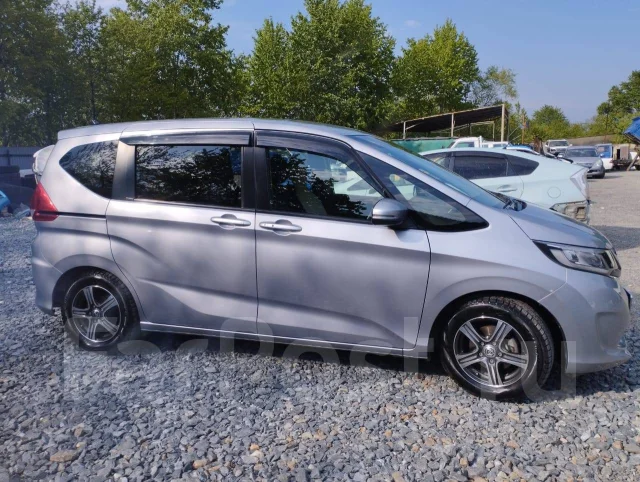 Honda Freed+. �������, ��������, ������, 110����. �� ����
