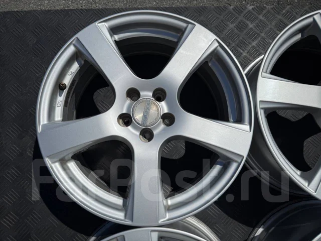 Violento. 7.0x17", 5x100, ET48, �� 73���. ����