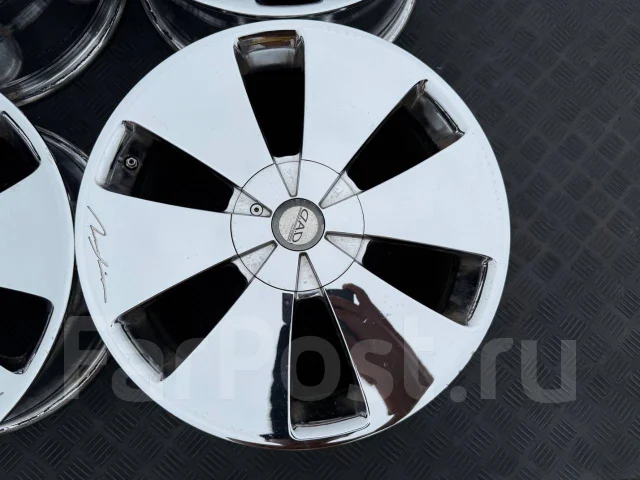 Garson Zuenglein. 7.0x17", 4x100, 5x100, ET25, �� 67,1���. ����