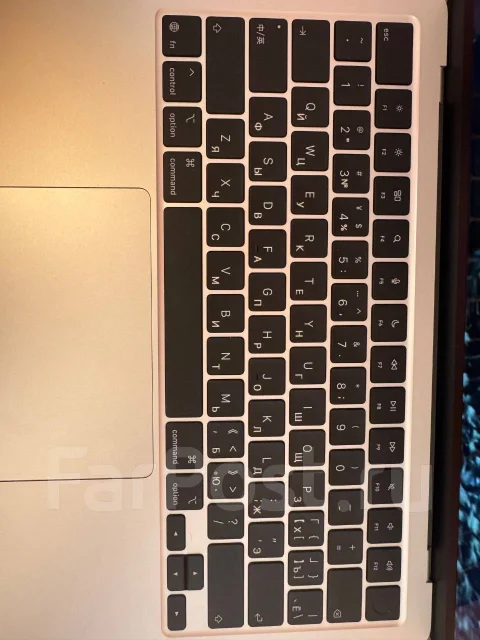 Apple MacBook Air 13 2025. 13.6", 4,4����, WiFi: 1, Bluetooth: 1 ����