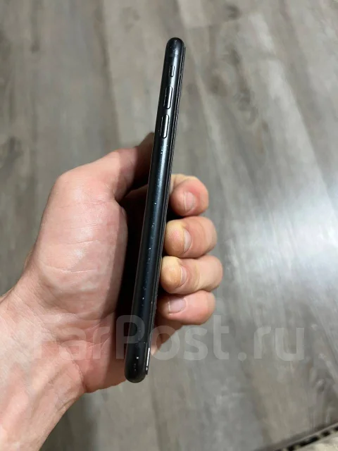 Apple iPhone Xr. �/�, 64 ��, ������, 3G, 4G LTE, NFC ����
