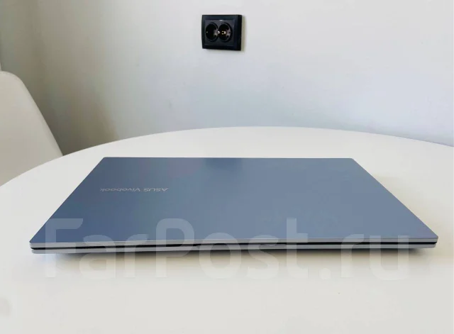 Asus VivoBook. 15.6", ��� 16 ��, ���� 512���, ����������� �� 6��. ����