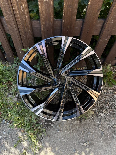 WorldWheels. 7.5x19", 5x114.3, ET40, �� 60,1���. ����