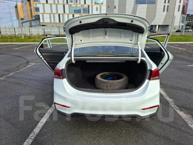 Hyundai Solaris. �������, ��������, 1.0 (100��.�.), ������, 144����. �� ����