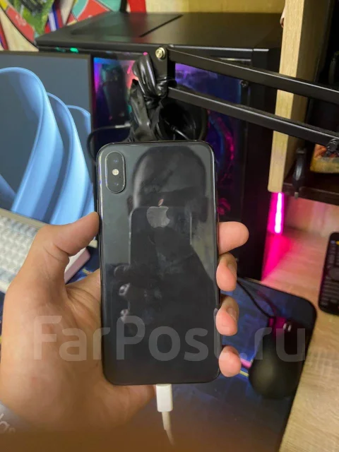 Apple iPhone X. �/�, 64 ��, ������, 4G LTE ����