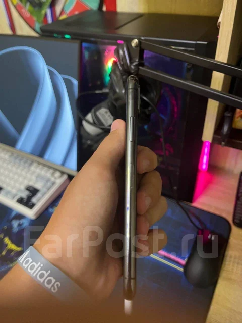 Apple iPhone X. �/�, 64 ��, ������, 4G LTE ����