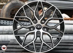 Vossen HF-2. 8.0x18", 5x139.7, ET30, �� 98,5���. ����