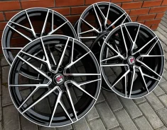 Vossen M-X3. 8.0x18", 5x114.3, ET35, �� 73,1���. ����