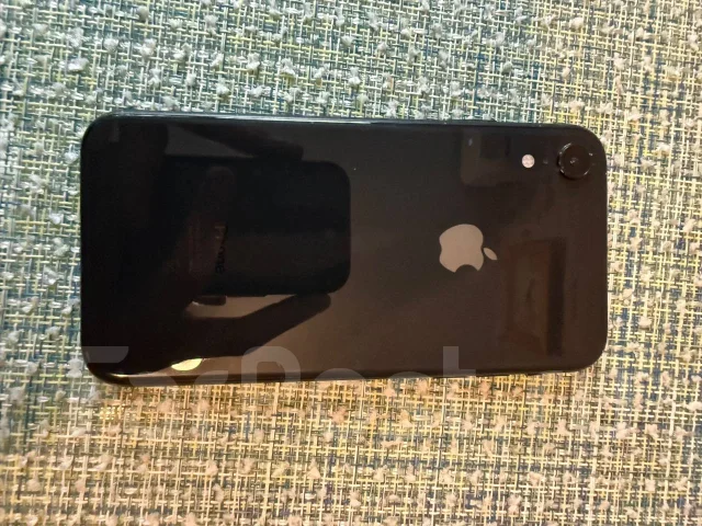 Apple iPhone Xr. �/�, 64 ��, ������, 3G, 4G LTE, NFC ����