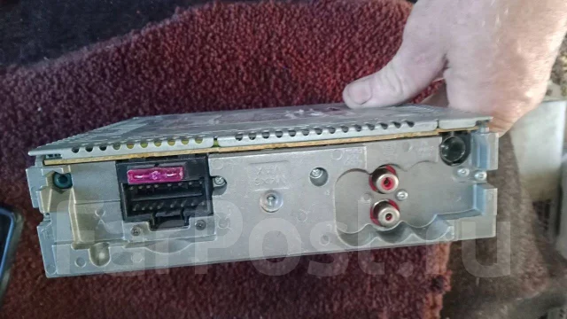 Sony CDX-R3300EE ����