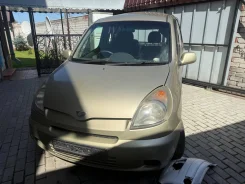 Toyota Funcargo ����