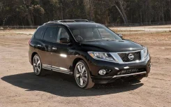 Nissan Pathfinder ����
