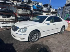 Toyota Crown Majesta ����