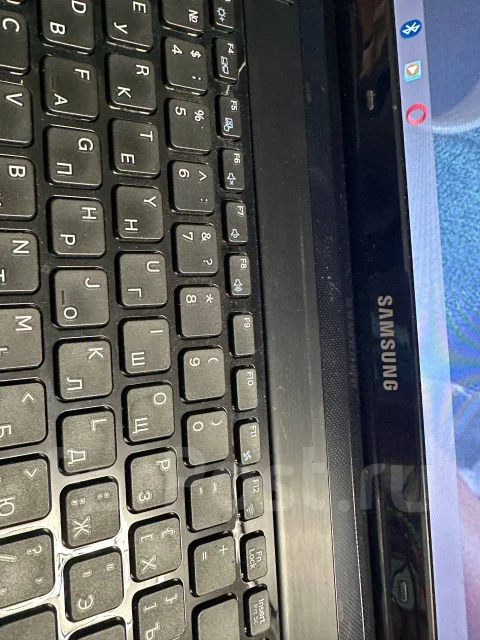 Samsung 355E5C. ���� 500���, WiFi: 1, Bluetooth: 1 ����