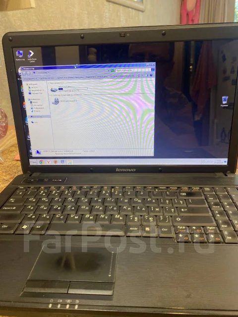 Lenovo B550. 15.6", 2����, ��� 4 ��, ���� 256���, WiFi: 1, Bluetooth: 1, ����������� �� 2��. ����