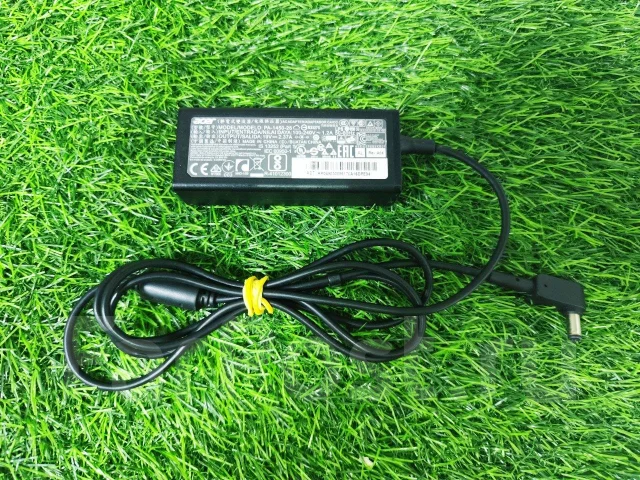 Acer Aspire. 15.6", 1,6����, ��� 4 ��, ���� 512���, WiFi: 1, Bluetooth: 1 ����