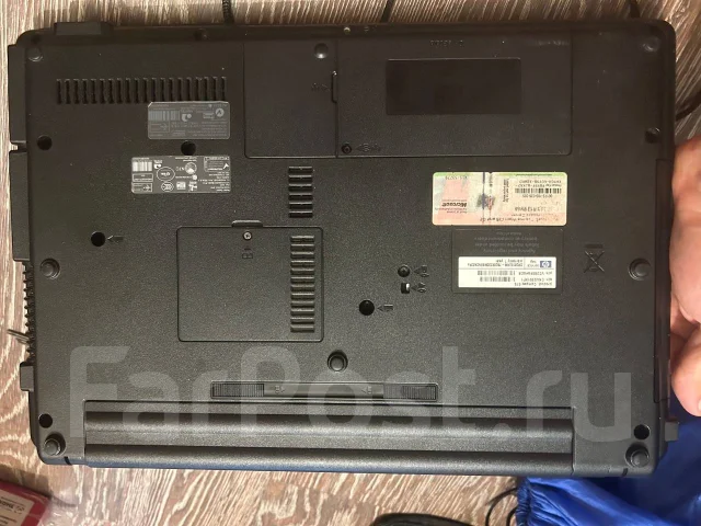 Compaq 615. 15.6", 2,3����, ��� 2048 ��, ���� 320���, WiFi: 1, Bluetooth: 1 ����