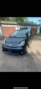 Toyota Isis ����