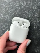 Apple AirPods ����