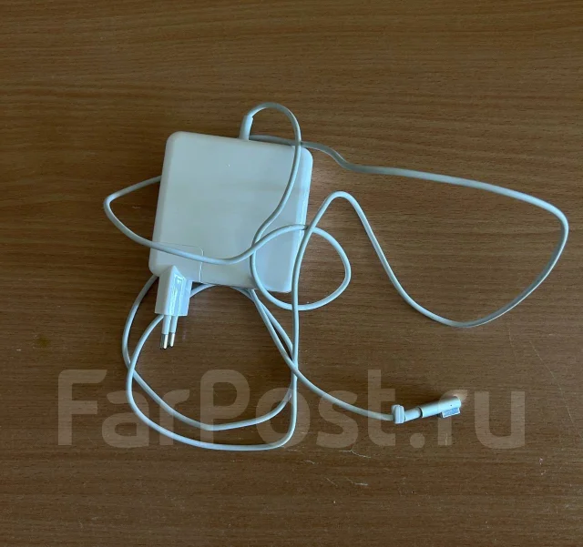 Apple MacBook Pro 13. 13.3", 2,5����, ��� 4 ��, ���� 120���, WiFi: 1, Bluetooth: 1, ����������� �� 4��. ����