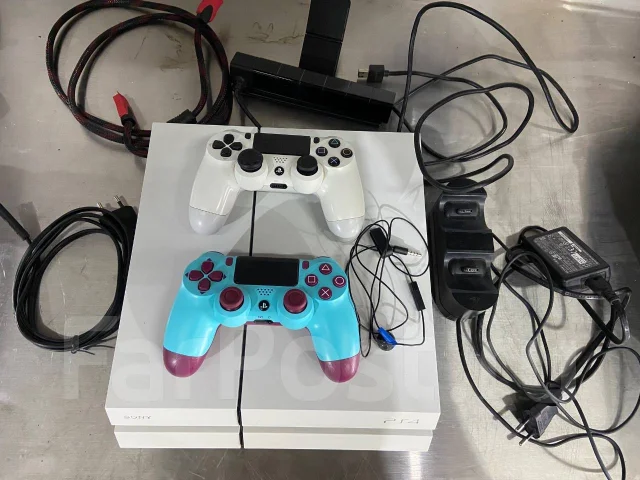 Sony PlayStation 4 ����