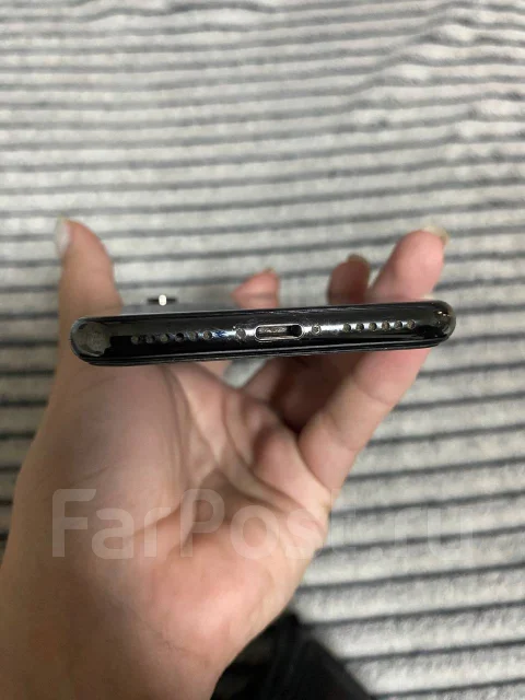 Apple iPhone X. �/�, 64 ��, ������, 4G LTE ����