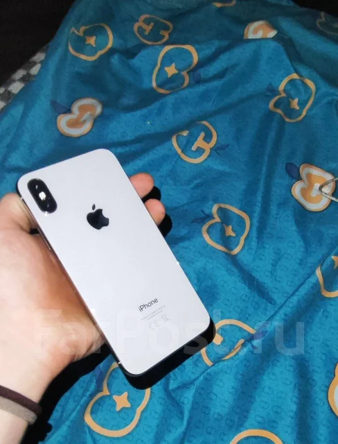 Apple iPhone X. �/�, 64 �� ����