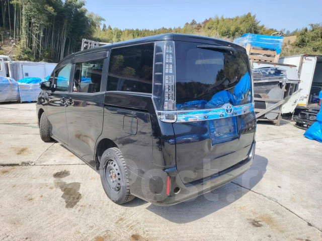 Toyota Voxy. ZRR75G, 2ZRFAE ����