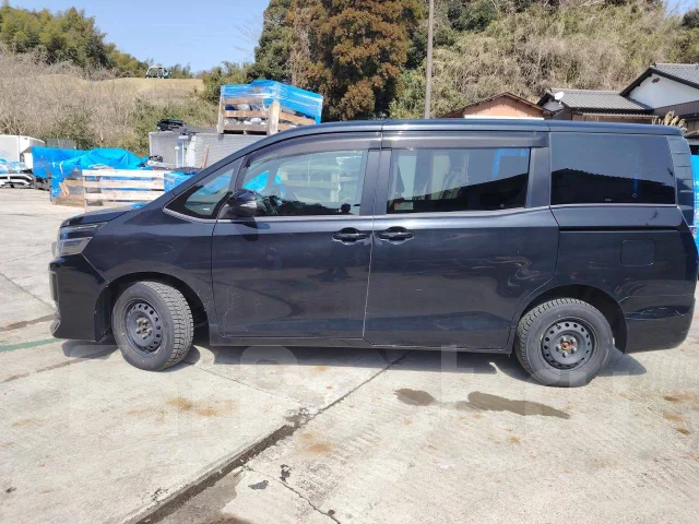 Toyota Voxy. ZRR75G, 2ZRFAE ����