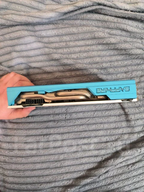 Radeon RX 590 ����