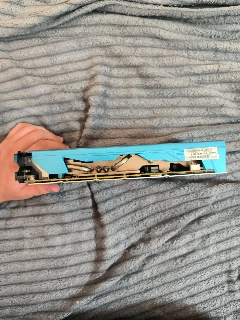 Radeon RX 590 ����