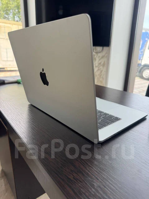 Apple MacBook Air 15. 15.4", ��� 8 ��, ���� 500���, WiFi: 1, Bluetooth: 1, ����������� �� 10��. ����