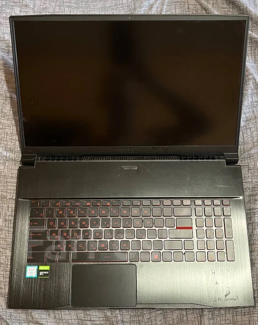 MSI. 17.3", 2,3����, ��� 16 ��, ���� 1 024���, WiFi: 1, Bluetooth: 1, ����������� �� 8��. ����