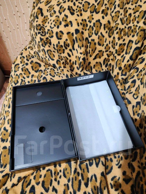 Lenovo Legion Y700. 8.8 ������, ������ 512 �� ����