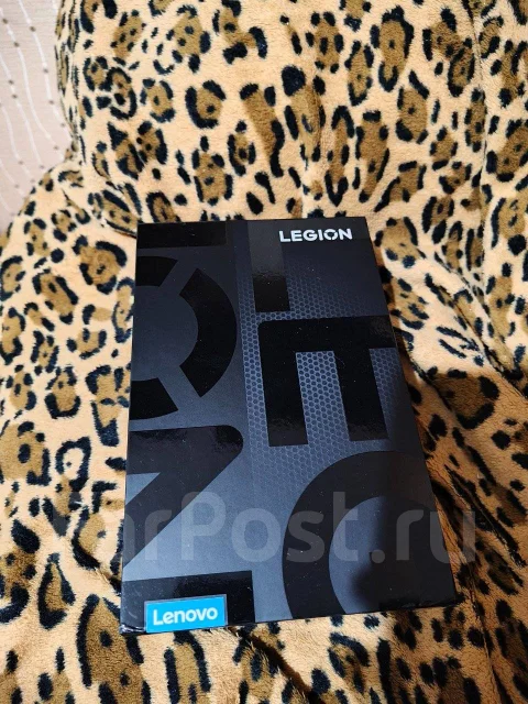 Lenovo Legion Y700. 8.8 ������, ������ 512 �� ����