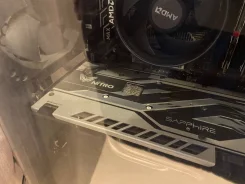 Radeon RX 590 ����