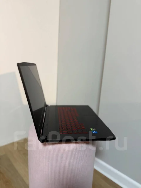 MSI Katana GF76 11UC. 17.3", ��� 8 ��, WiFi: 1, Bluetooth: 1 ����