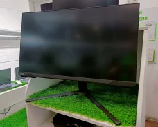 Samsung. 28", ���������� �� (LCD, LED, QLED) ����