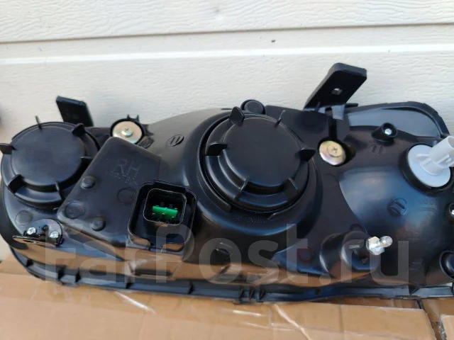 ���� Hyundai Elantra 2000-2003 ��� 92102-2D120 ����