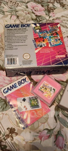 Nintendo Game Boy ����