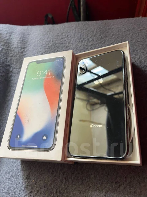 Apple iPhone X. �/�, 64 ��, ������, 4G LTE ����