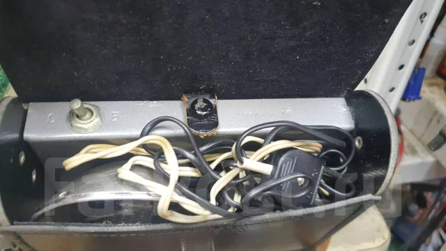 ����� ����
