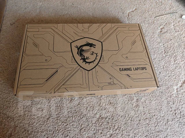 MSI Katana 17 B12UCR. 17.3", 2����, ��� 16 ��, ���� 512���, WiFi: 1, Bluetooth: 1, ����������� �� 5��. ����