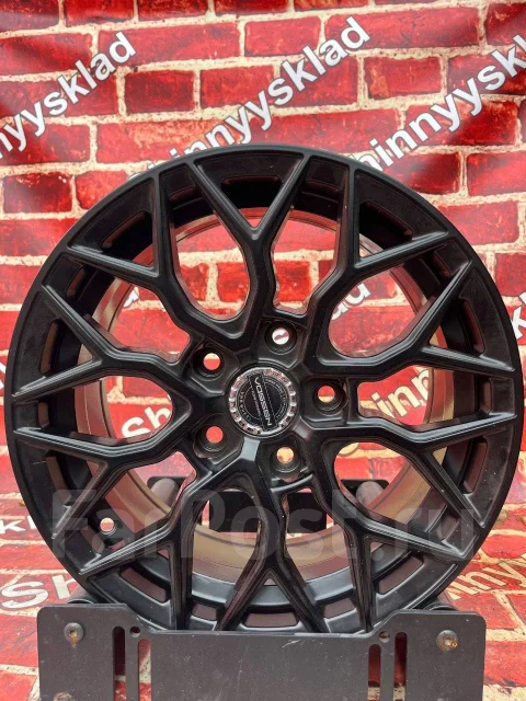 Vossen LC-106. 7.0x15", 5x114.3, ET35, �� 67,1���. ����
