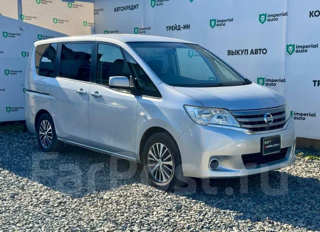 Nissan Serena. �������, ��������, 2.0 (147��.�.), ������, 180 000����. �� ����