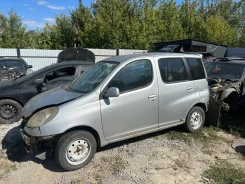 Toyota Funcargo ����