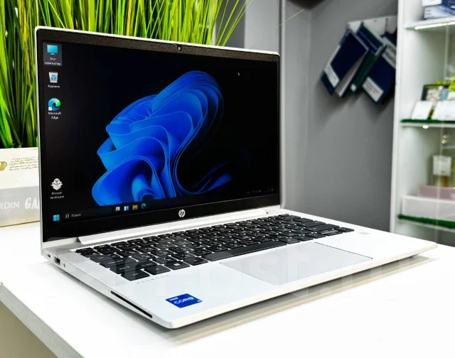 HP ProBook 640 G8. 14", 2,4����, ��� 8 ��, ���� 512���, WiFi: 1, Bluetooth: 1, ����������� �� 5��. ����