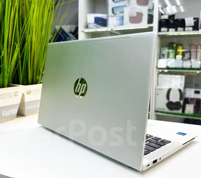 HP ProBook 640 G8. 14", 2,4����, ��� 8 ��, ���� 512���, WiFi: 1, Bluetooth: 1, ����������� �� 5��. ����